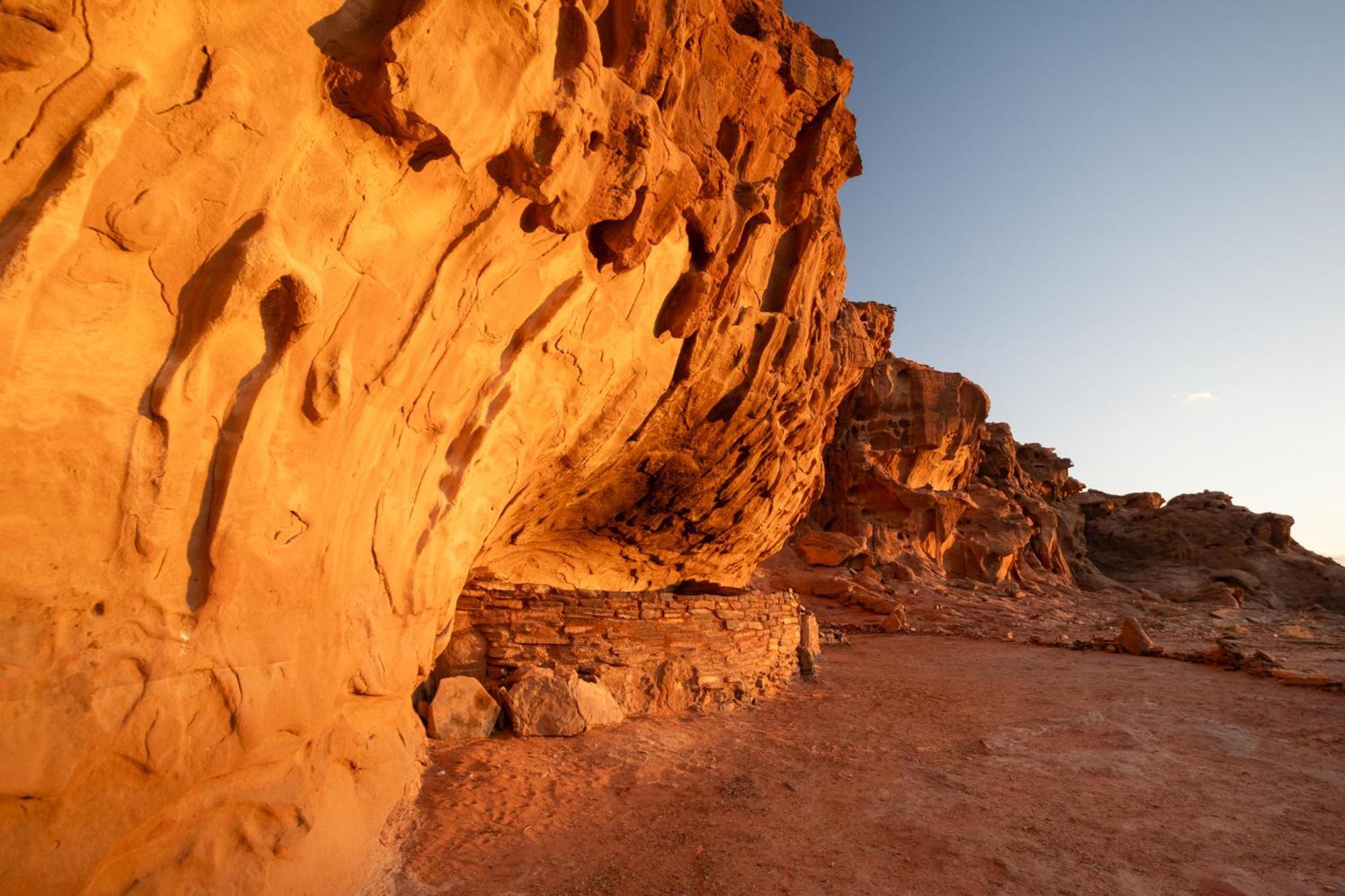 Wadi Rum Cave Camping Exterior photo